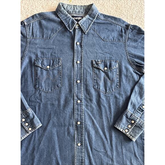 Vintage Wrangler Pearl Snap Button Down. Made In America, 17-35Neck XLong Tails - Picture 4 of 8